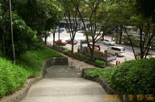 �V�h���������̊K�i