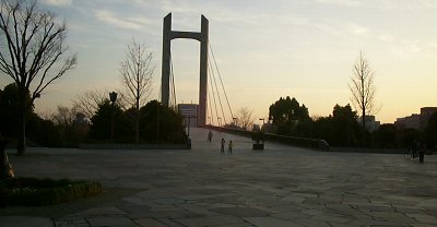 �؏�����勴