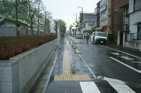 ��c�斯�z�[�����̓��H